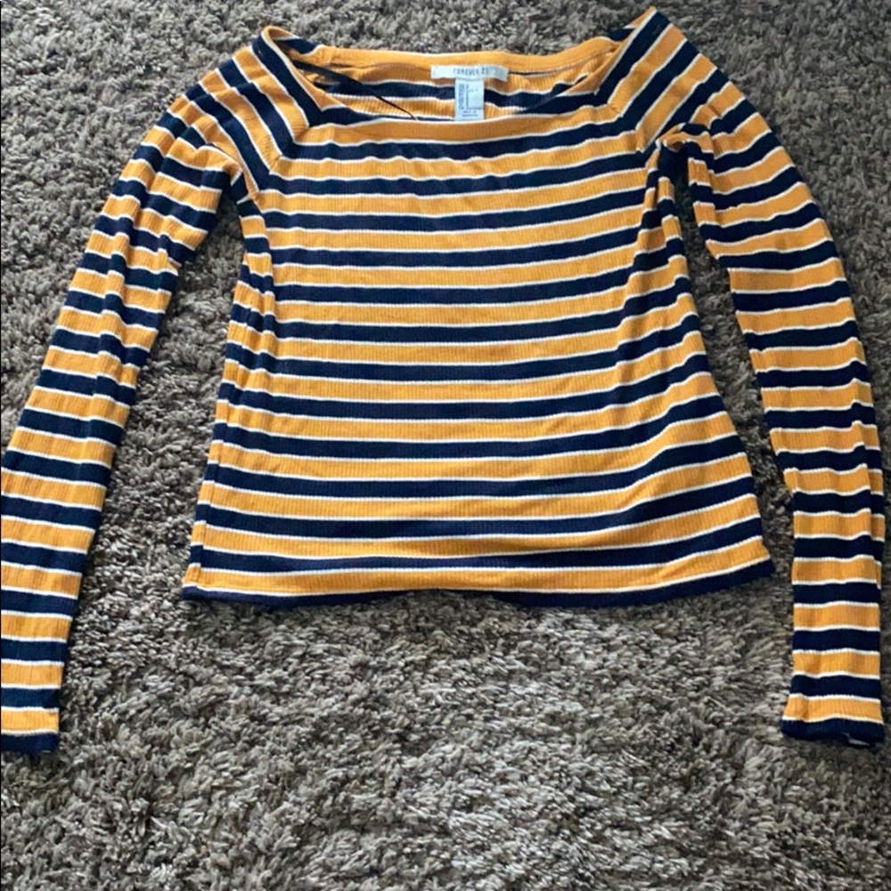 Stripped cropped shirt